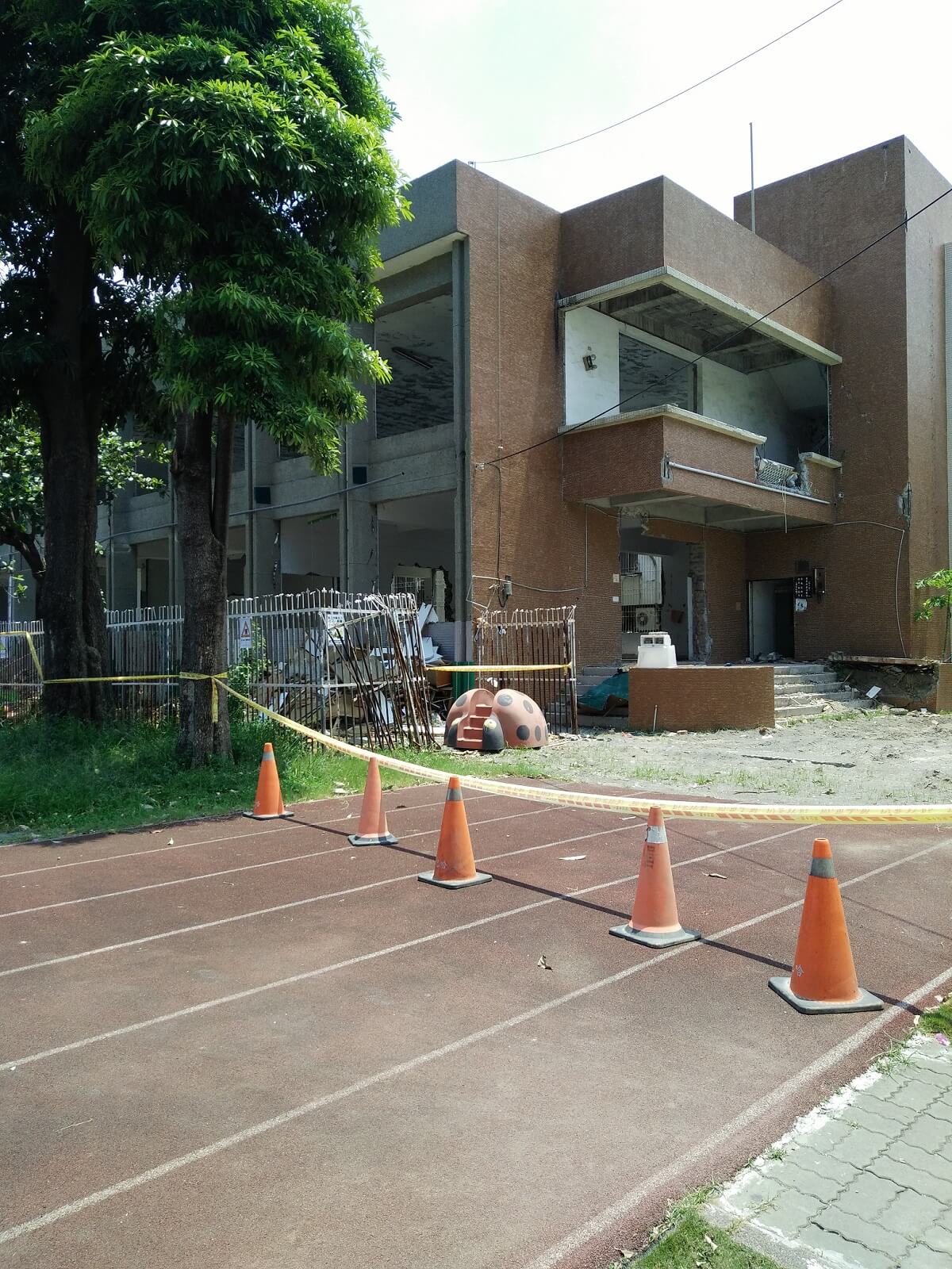 台南教室拆除圖片