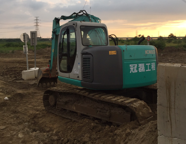 KOBELCO挖土機圖片